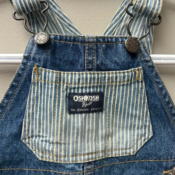 Oshkosh B’gosh Vestbak Short Overalls - Picture 2 of 4